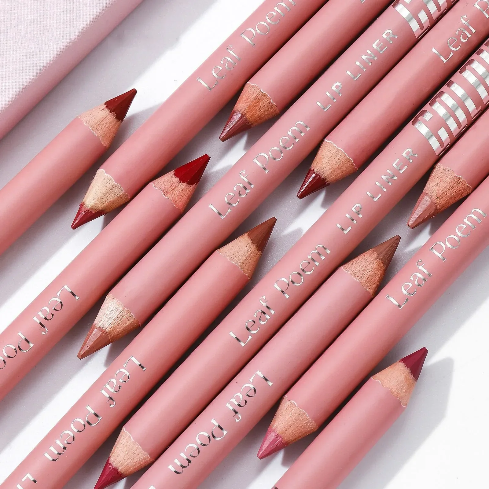 قلم تحديد شفاه بني عاري أحمر ش - مراجعة Lip Liner Pencil وسعره